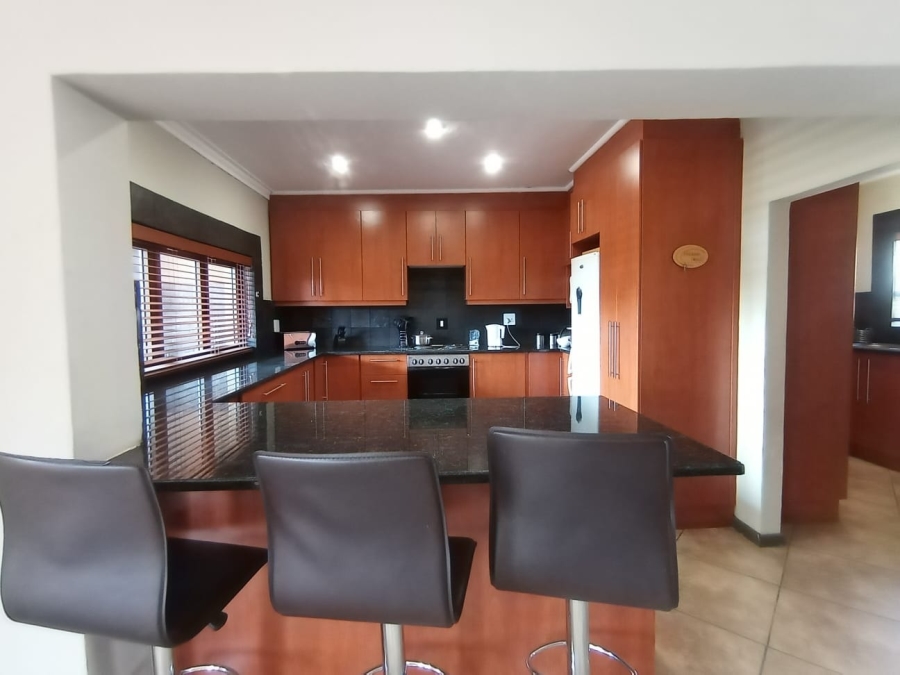 6 Bedroom Property for Sale in Vredefort Free State